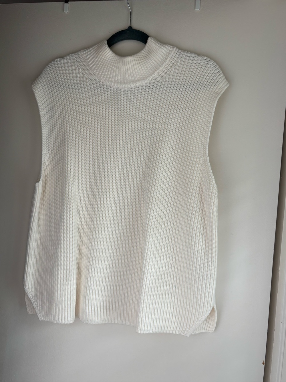 Abercrombie & Fitch Cream Ribbed Sleeveless Turtleneck